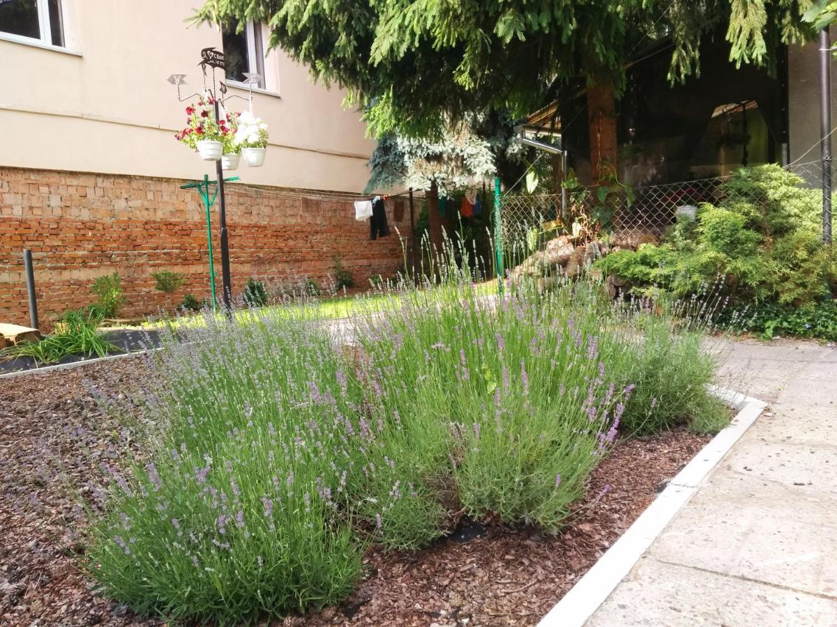 Apartment On Zaliznychna Lemberg Exterior foto