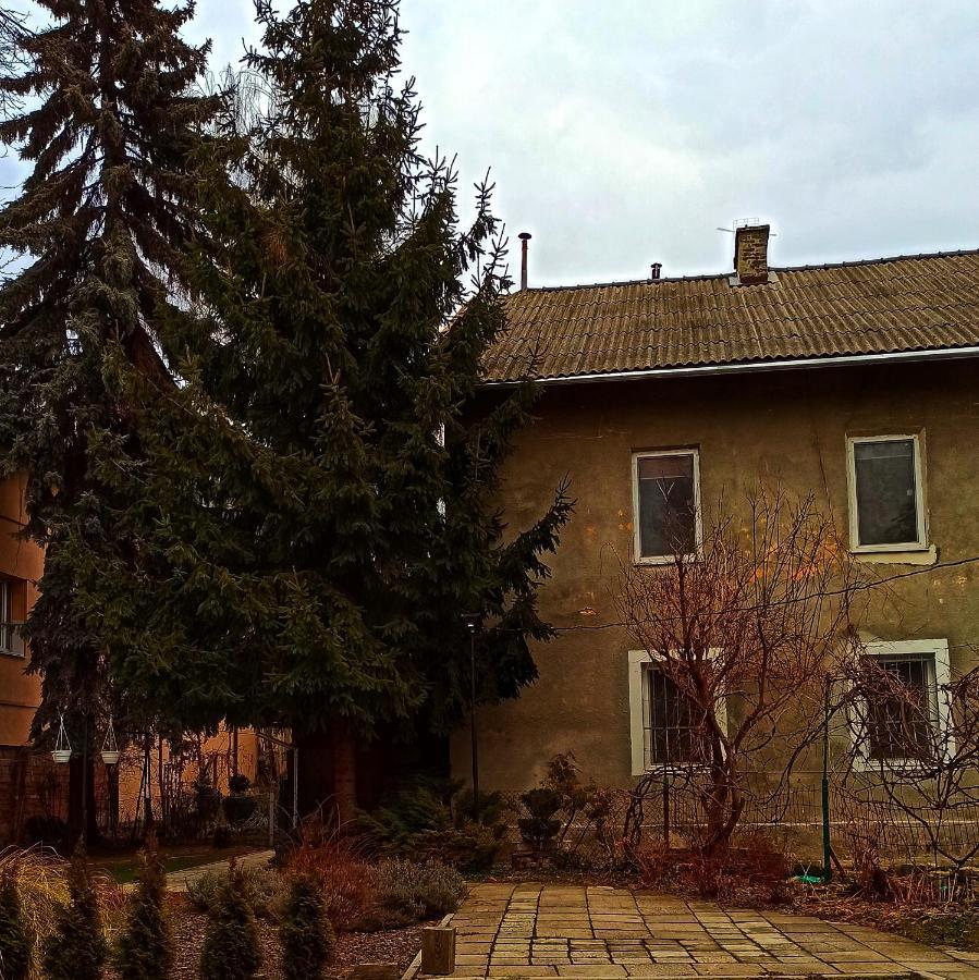 Apartment On Zaliznychna Lemberg Exterior foto