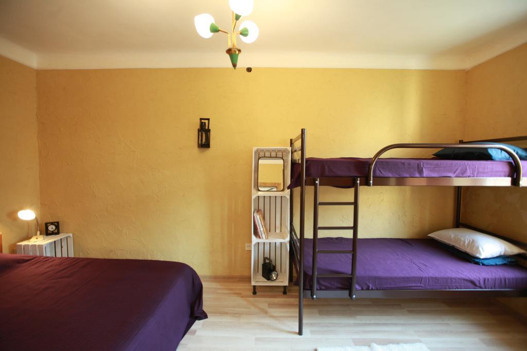 Apartment On Zaliznychna Lemberg Zimmer foto