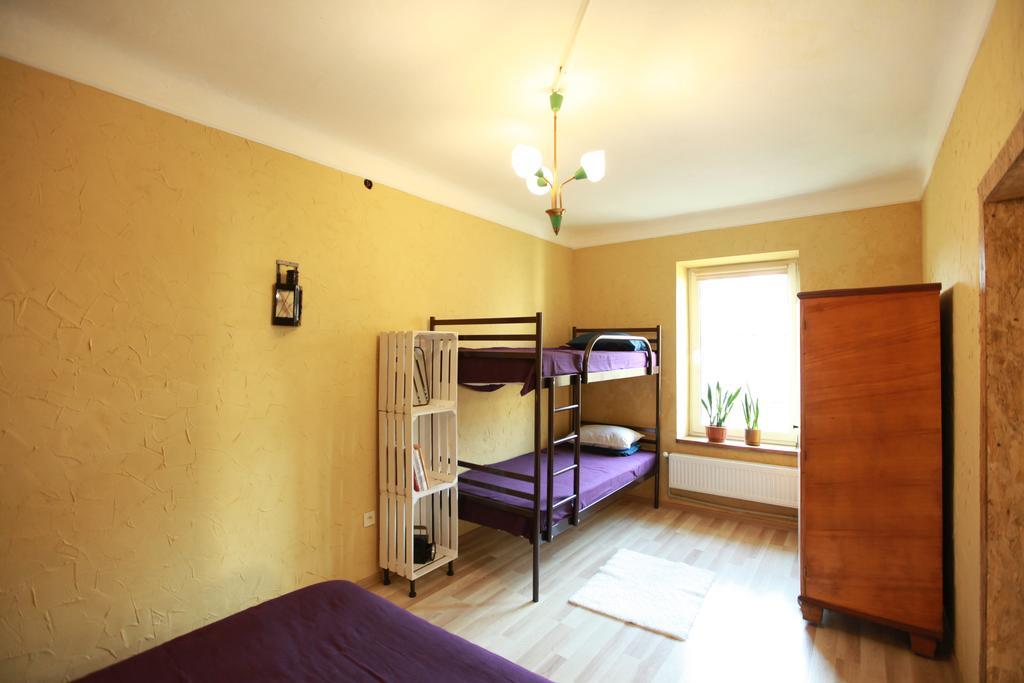 Apartment On Zaliznychna Lemberg Zimmer foto