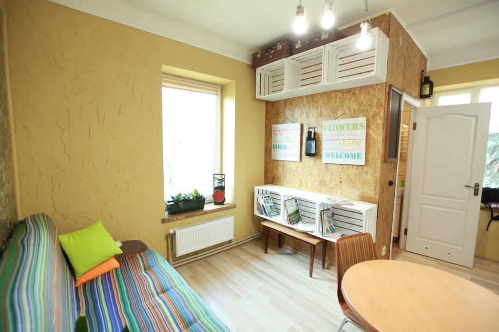 Apartment On Zaliznychna Lemberg Exterior foto