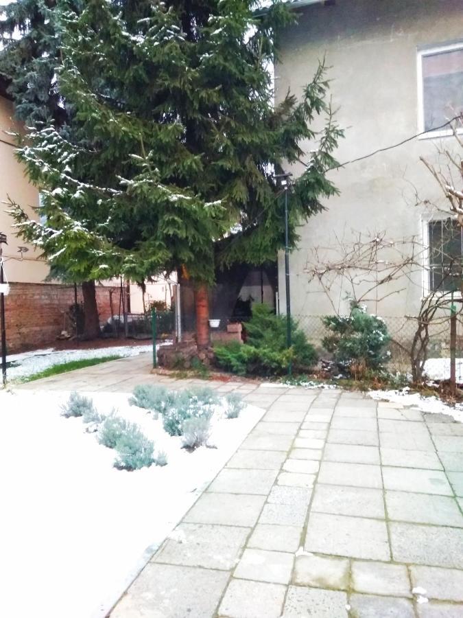 Apartment On Zaliznychna Lemberg Exterior foto